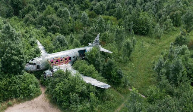 Avion na aerodromu Željava