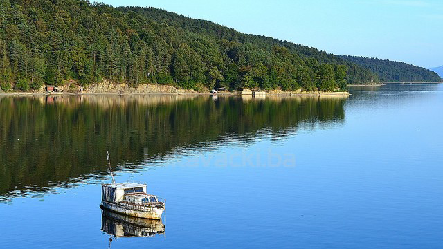 Jezero Modrac – Od turističke atrakcije do ekološke katastrofe