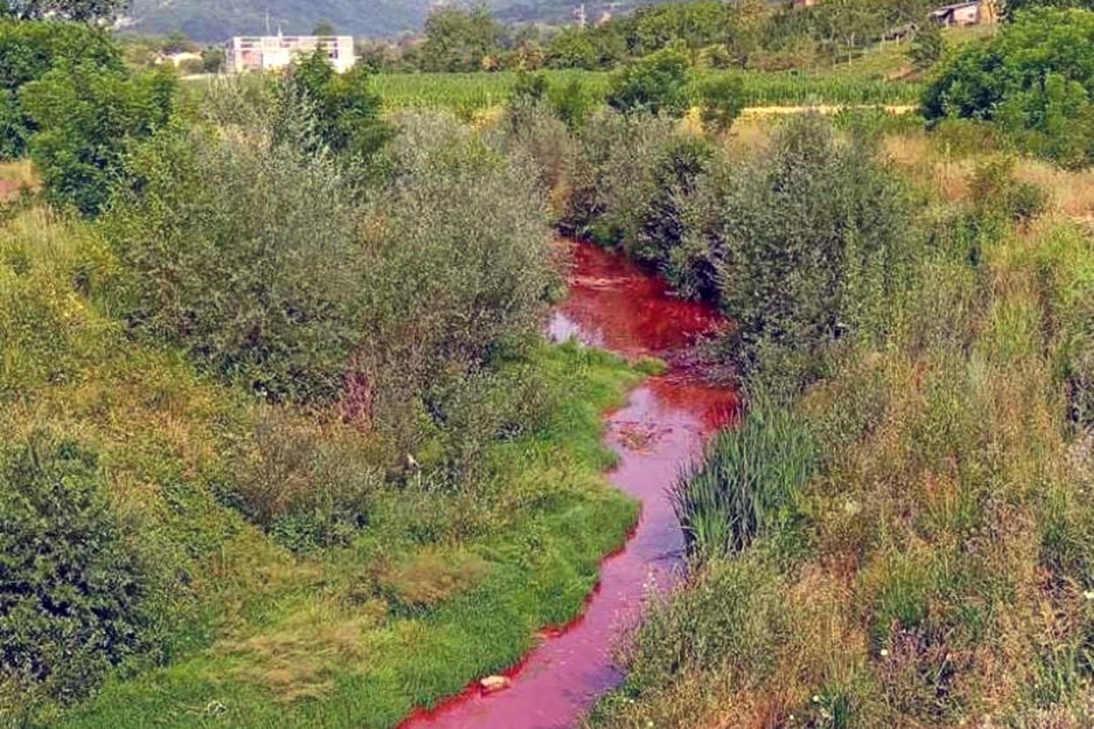Crvena rijeka u BiH?! Ekološka katastrofa koju niko nije očekivao