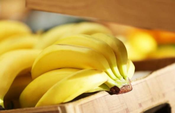 Evo zašto treba da operete banane čim ih donesete iz prodavnica: Mnogi to nikada ne rade, a trebalo bi Evo zašto treba da operete banane čim ih donesete iz prodavnica: Mnogi to nikada ne rade, a trebalo bi - featured image