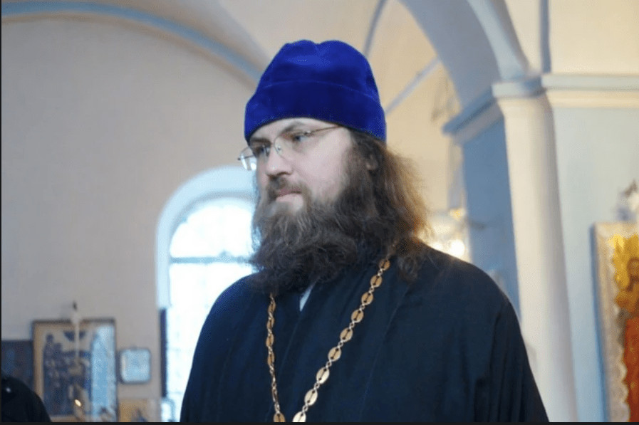 Da li NOŠENJE NAKITA PREMINULIH donosi NESREĆU ili BLAGOSLOV? Otac Andrej rešio zabludu koja se u Srbiji prenosi generacijama - featured image